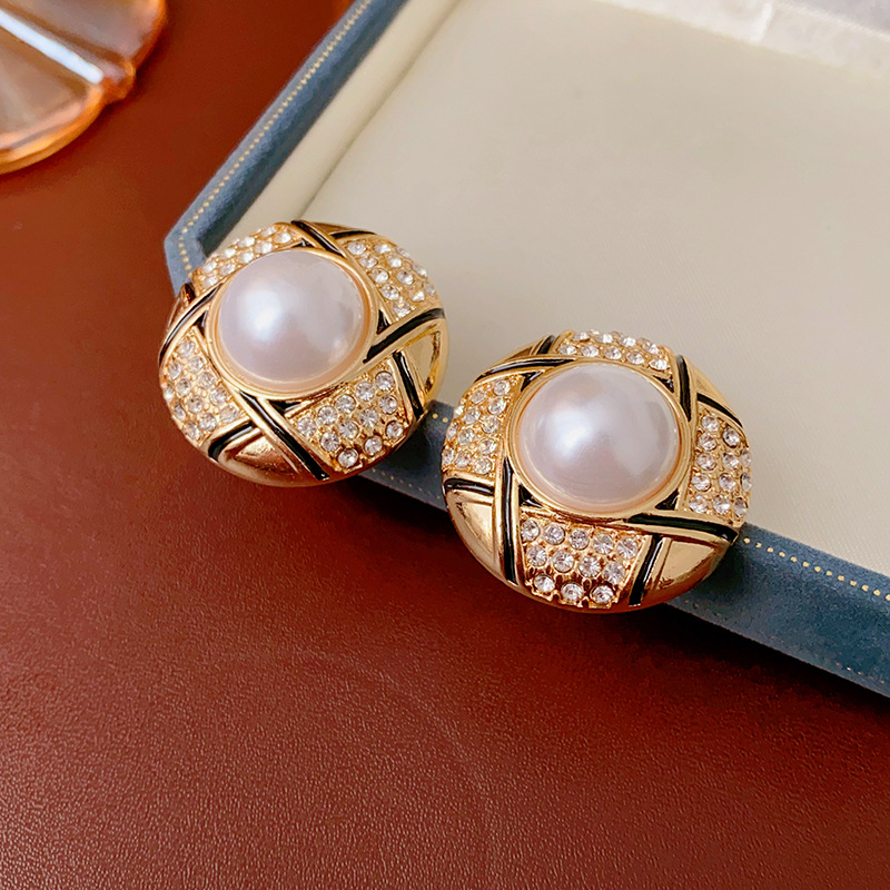1 Pair Simple Style Round Inlay Alloy Zircon Ear Studs display picture 7