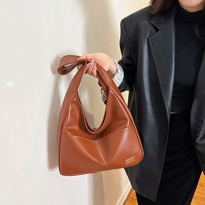 Women's Pu Leather Solid Color Vintage Style Classic Style Sewing Thread Square Magnetic Buckle Tote Bag display picture 5