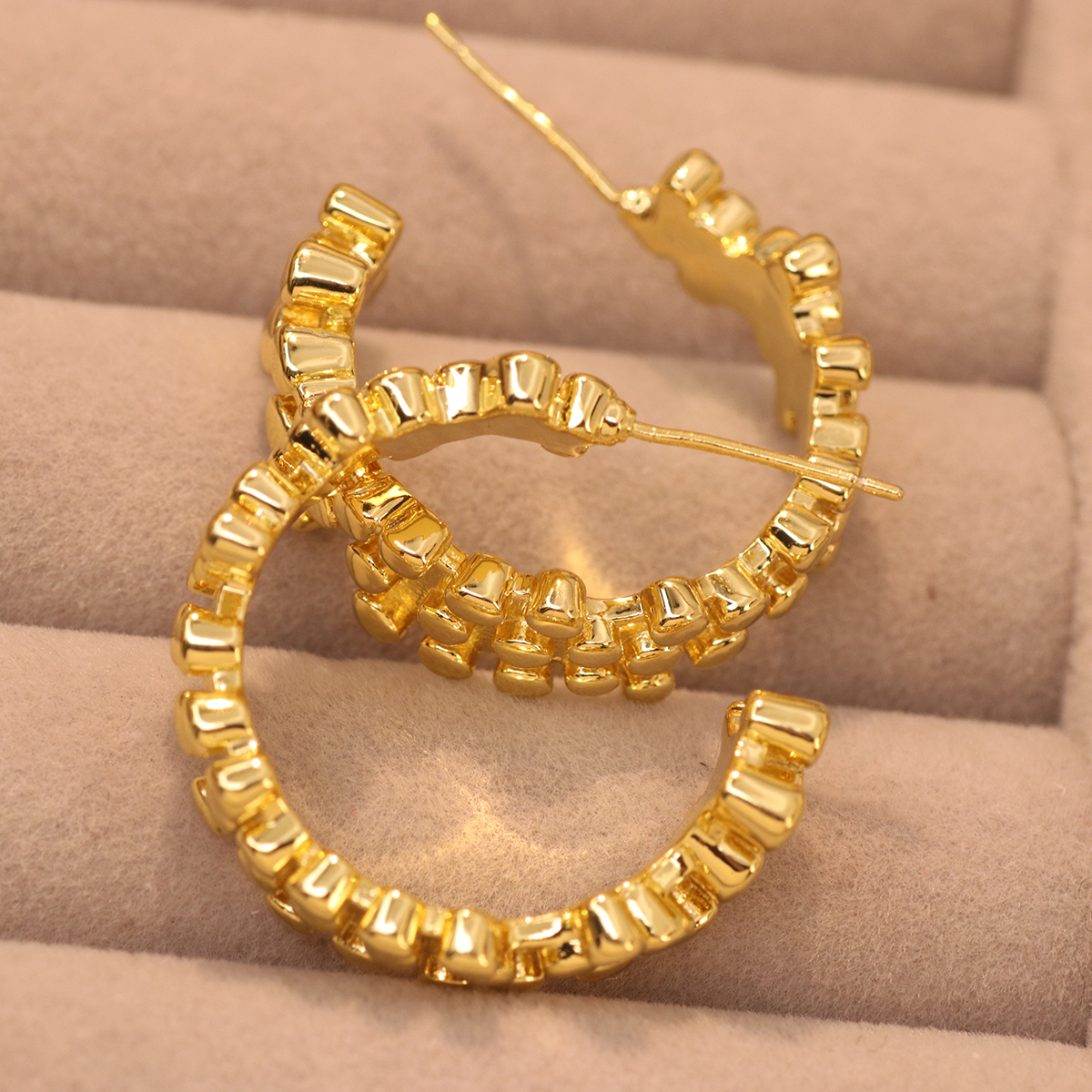 1 Pair Ig Style Simple Style Oversized C Shape O-shape Spiral Polishing Plating Copper 18k Gold Plated Earrings display picture 4