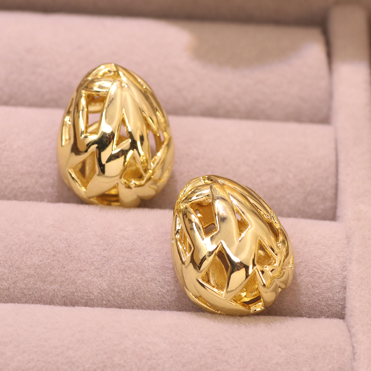1 Pair Ig Style Simple Style Oversized C Shape O-shape Spiral Polishing Plating Copper 18k Gold Plated Earrings display picture 9