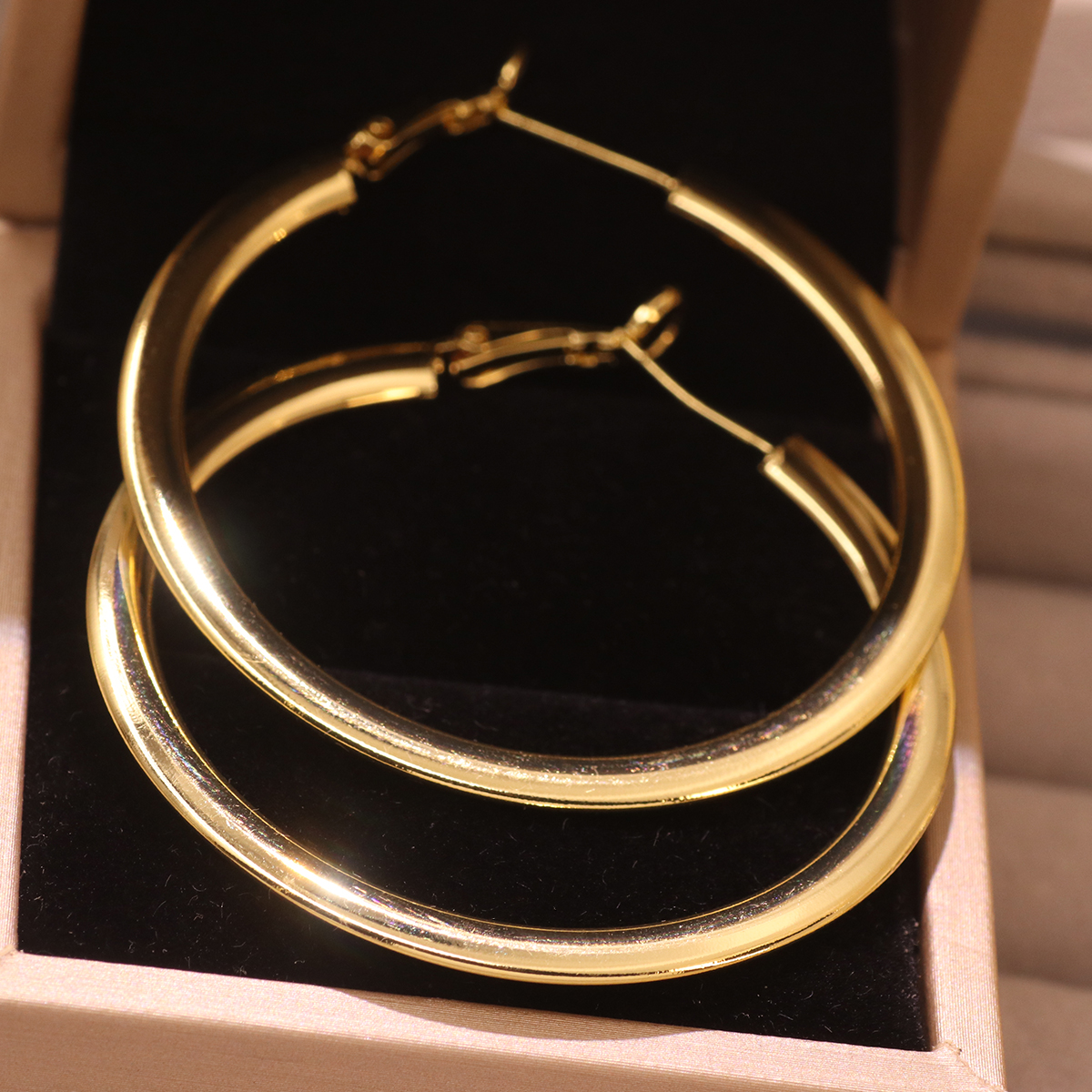 1 Paar Ig-stil Einfacher Stil Überdimensioniert C-form O-form Spiral- Polieren Überzug Kupfer 18 Karat Vergoldet Ohrringe display picture 16