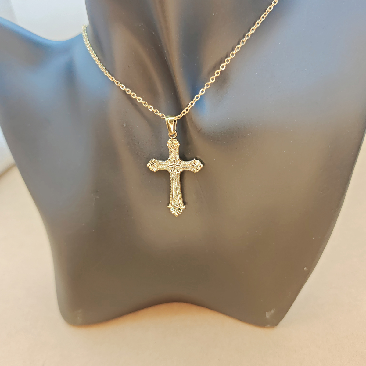 Classic Style Cross Stainless Steel Inlay Rhinestones Pendant Necklace display picture 16