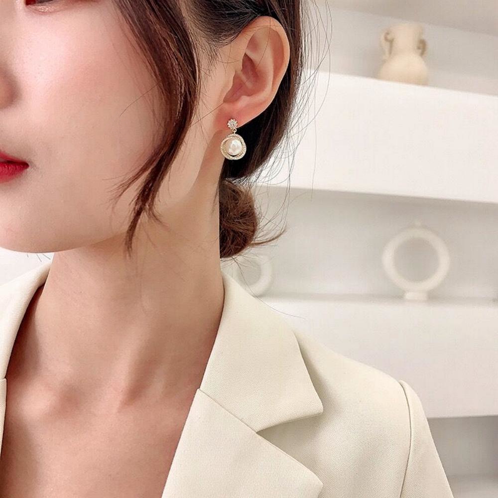 Luxurious Simple Style Round Brass Plating Inlay Pearl Zircon 18k Gold Plated Earrings Necklace display picture 2