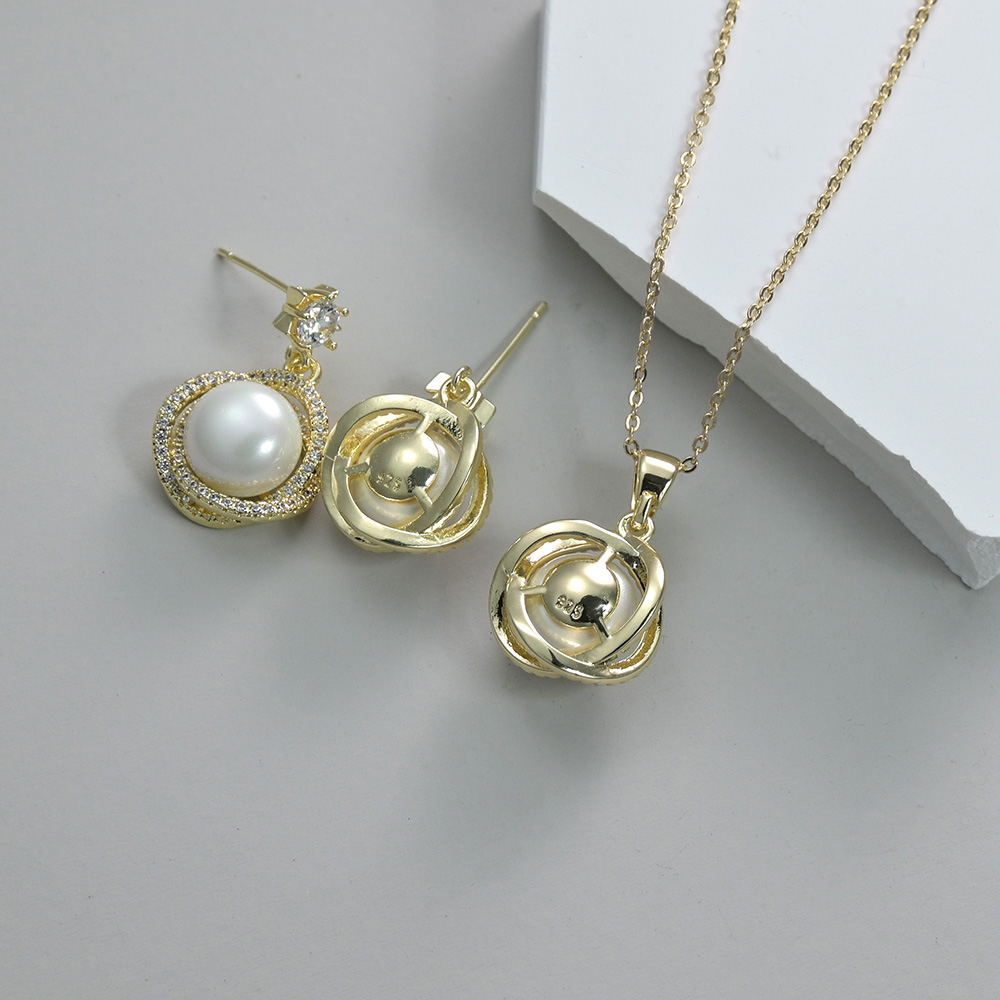 Luxurious Simple Style Round Brass Plating Inlay Pearl Zircon 18k Gold Plated Earrings Necklace display picture 5