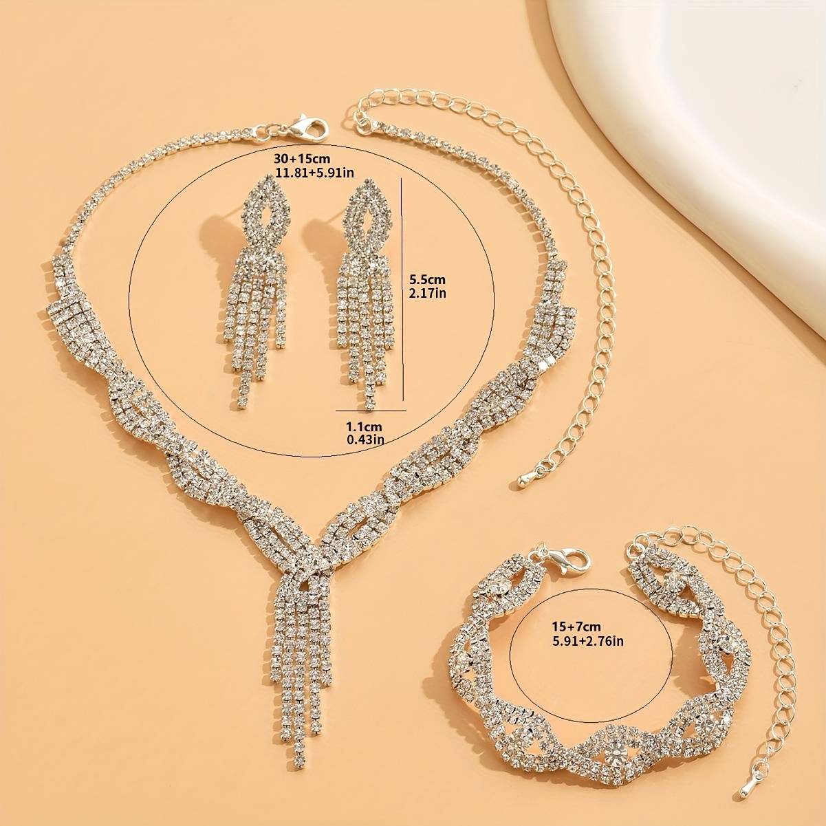 Simple Style Shiny Tassel Solid Color Alloy Plating Inlay Rhinestones Silver Plated Women's Jewelry Set display picture 5