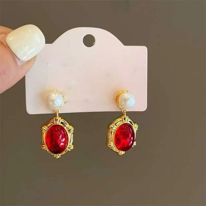 1 Pair Vintage Style Oval Plating Inlay Alloy Gem Pearl Gold Plated Drop Earrings display picture 3
