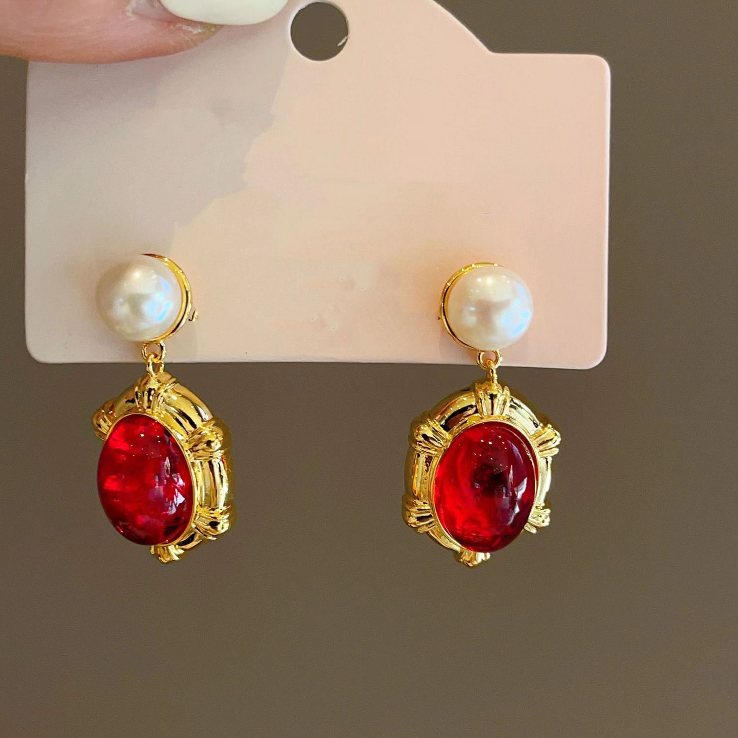 1 Pair Vintage Style Oval Plating Inlay Alloy Gem Pearl Gold Plated Drop Earrings display picture 2