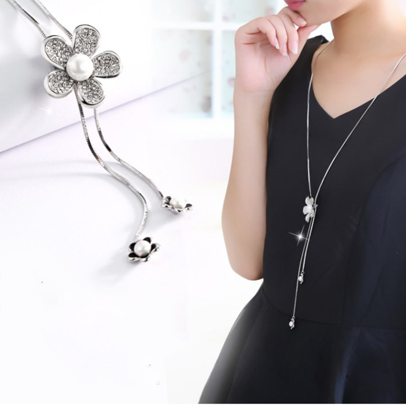 Elegant Simple Style Flower Alloy Copper Plating Inlay Artificial Rhinestones Artificial Pearls Women's Sweater Chain Long Necklace display picture 3