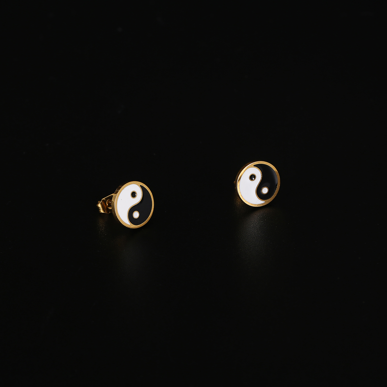 1 Pair Simple Style Tai Chi Epoxy Plating Stainless Steel 18k Gold Plated Ear Studs display picture 1