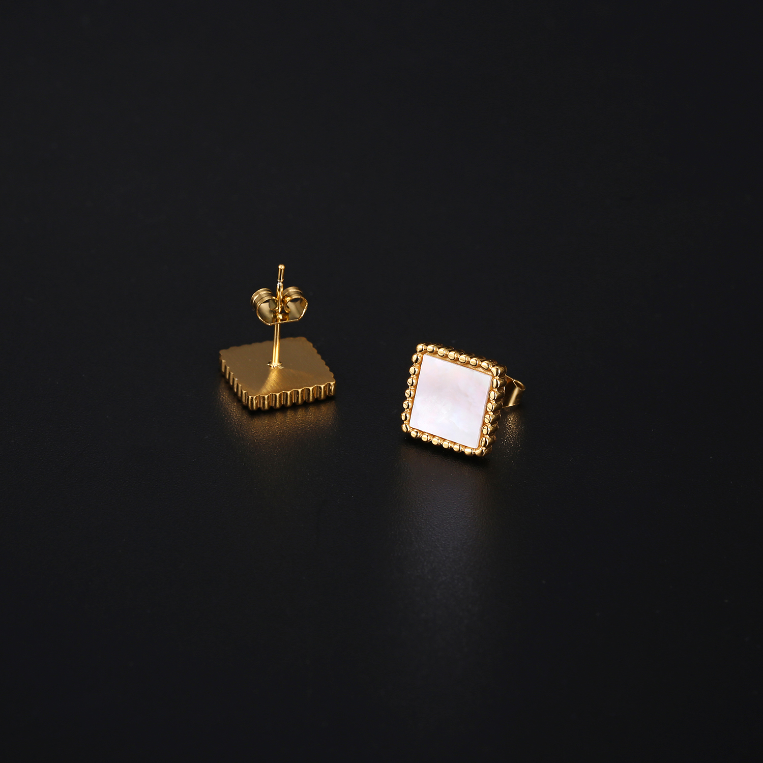 1 Pair Elegant Simple Style Square Plating Inlay 304 Stainless Steel Shell 18K Gold Plated Ear Studs display picture 3