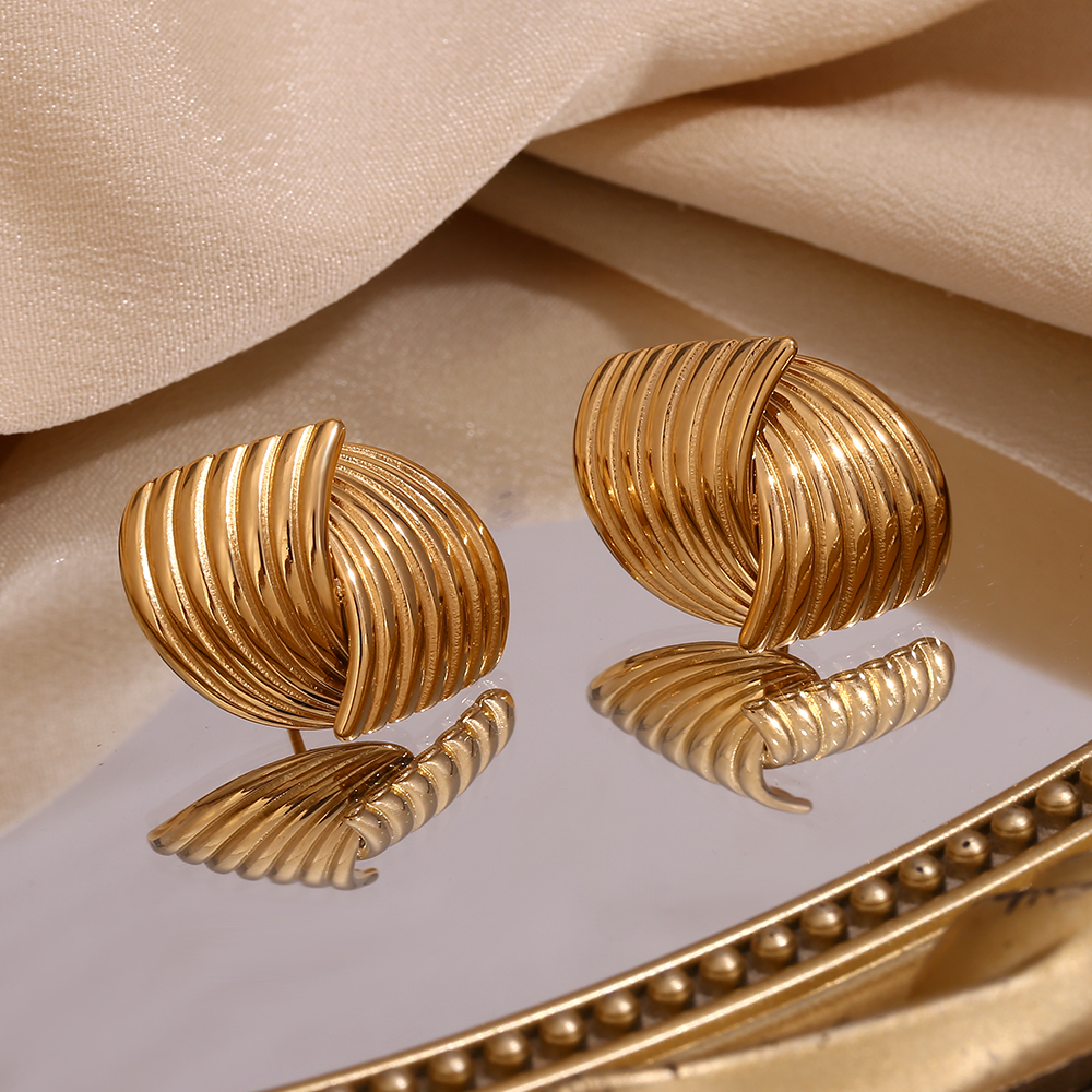 1 Pair Simple Style Geometric Plating Stainless Steel 18k Gold Plated Ear Studs display picture 12