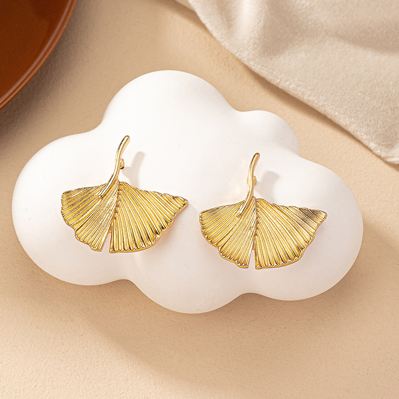 1 Pair Ig Style Retro Geometric Ginkgo Leaf Plating Alloy Ear Studs display picture 2