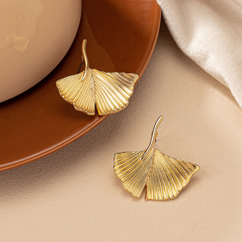 1 Pair Ig Style Retro Geometric Ginkgo Leaf Plating Alloy Ear Studs display picture 3