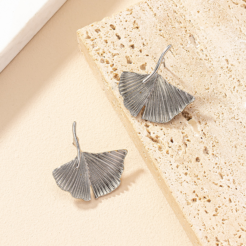 1 Pair Ig Style Retro Geometric Ginkgo Leaf Plating Alloy Ear Studs display picture 9
