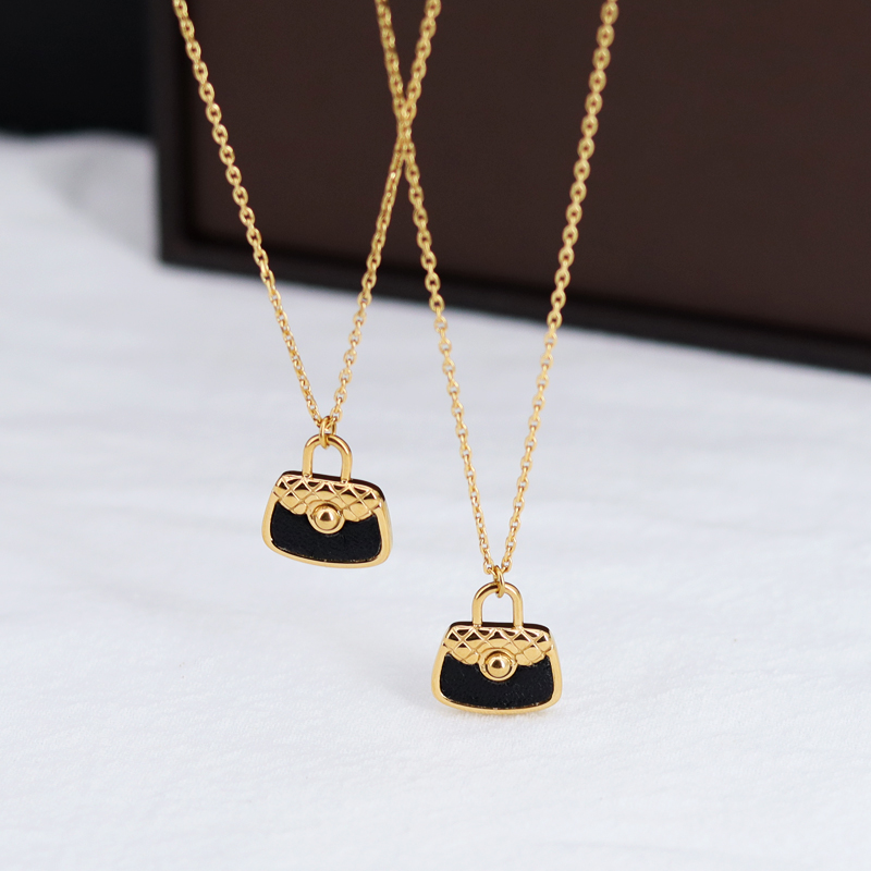 304 Stainless Steel 18K Gold Plated Simple Style Plating Bag Pendant Necklace display picture 7
