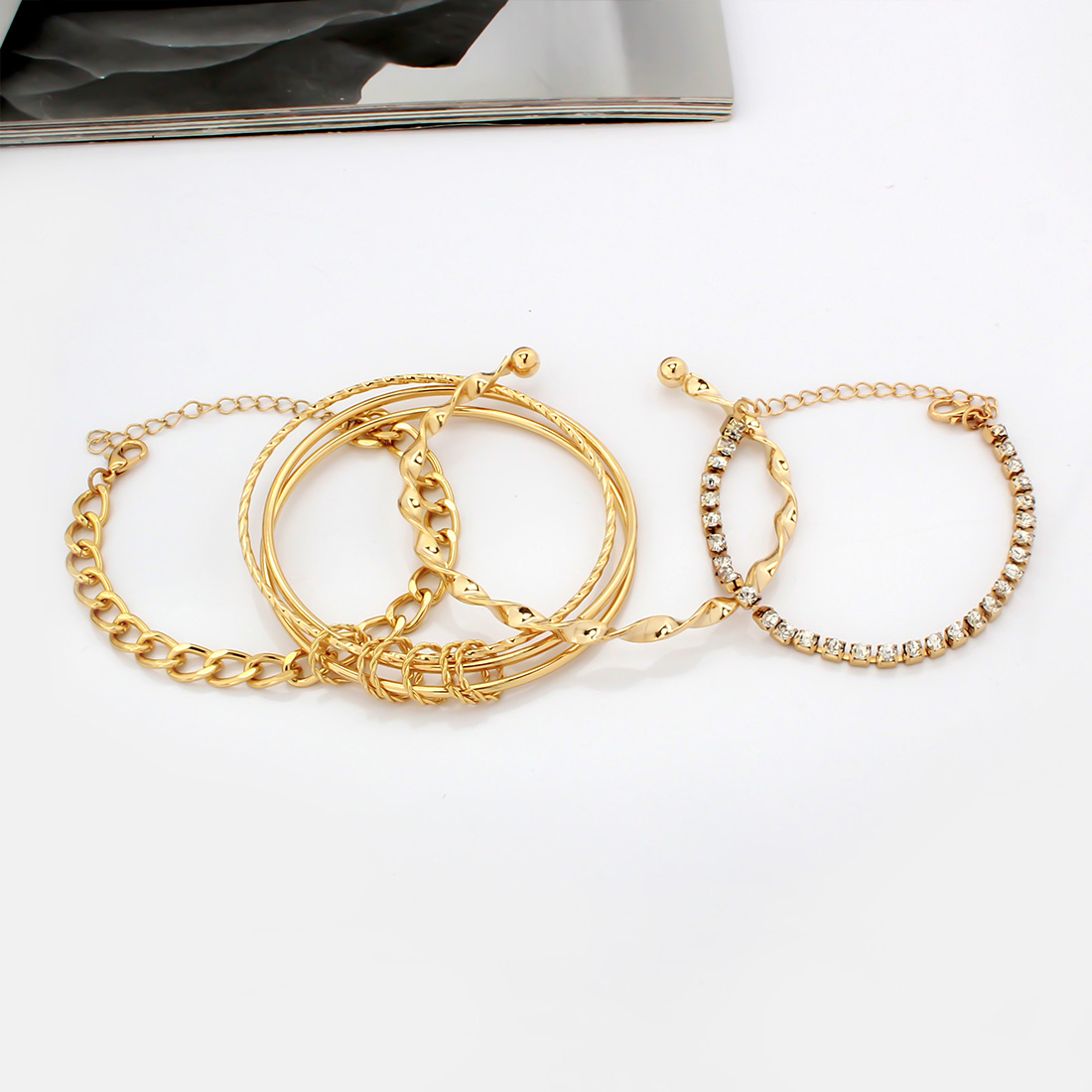 Ig Style Retro Korean Style Circle Alloy Plating Inlay Rhinestones Women's Bracelets display picture 5