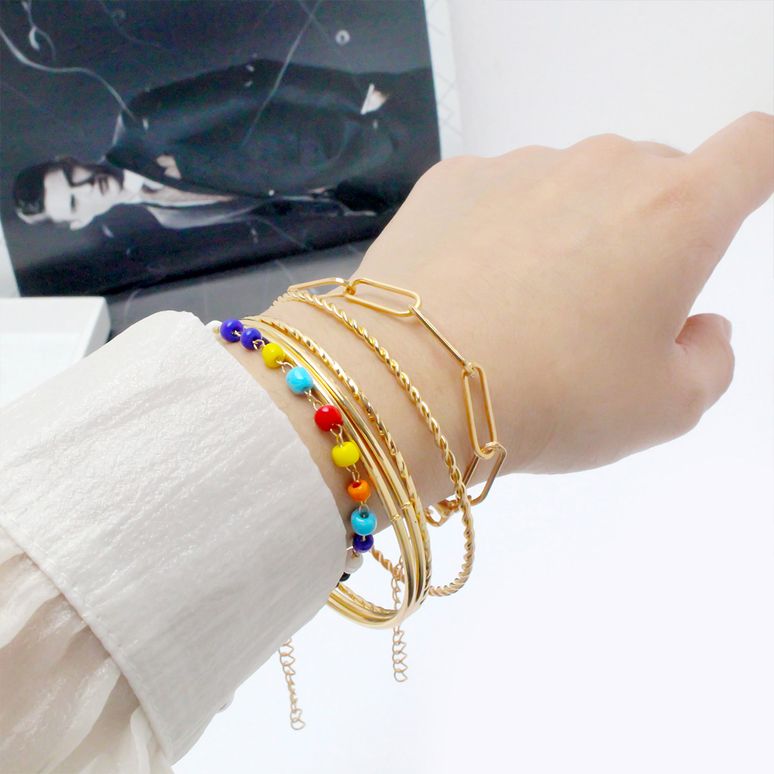 Ig Style Retro Geometric Alloy Plating Women's Bracelets Bangle display picture 3