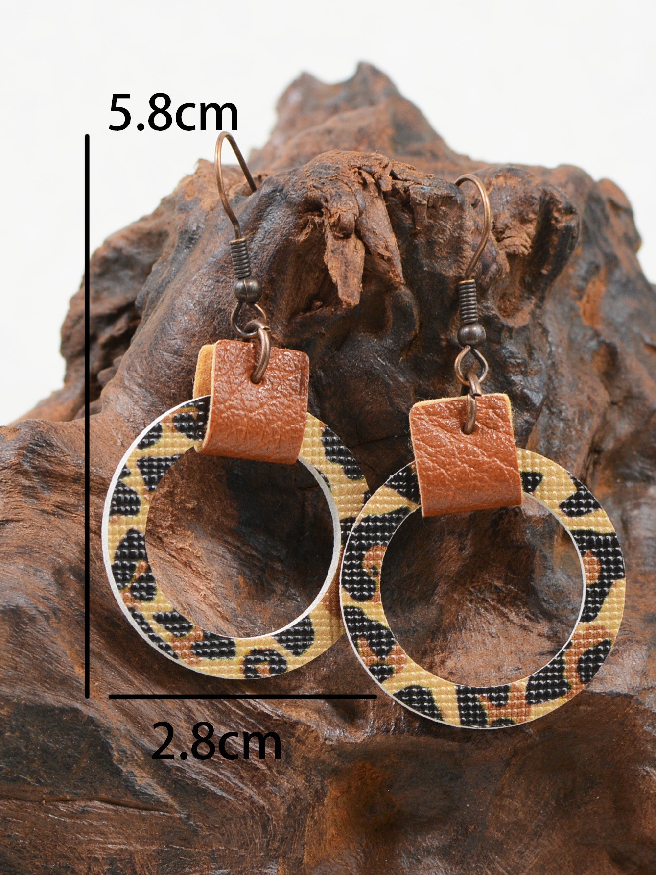 1 Pair Casual Ethnic Style Leopard Hollow Out Pu Leather Artificial Leather Drop Earrings display picture 3