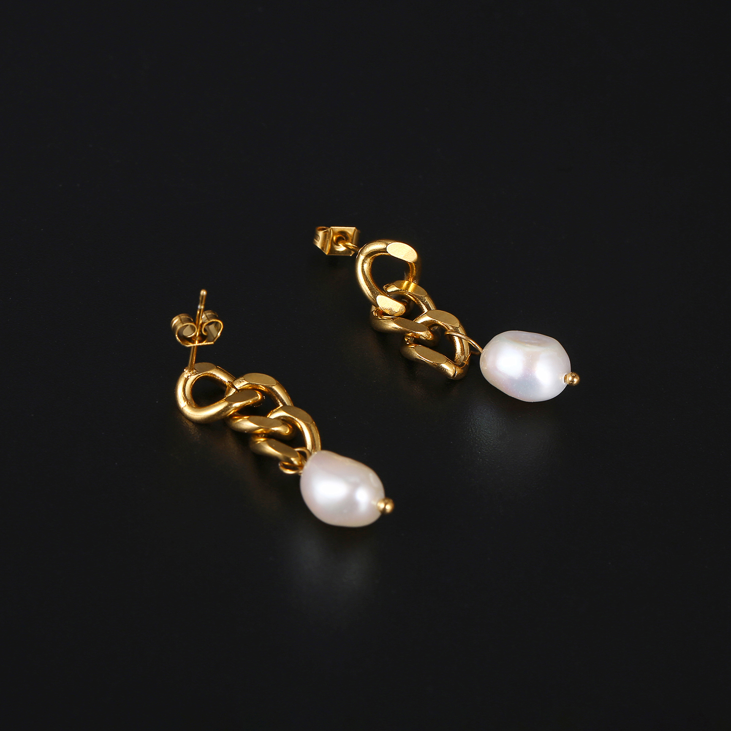 1 Pair Elegant Simple Style Pearl Patchwork Plating Stainless Steel Freshwater Pearl Freshwater Pearl Pearl 18k Gold Plated Drop Earrings display picture 1