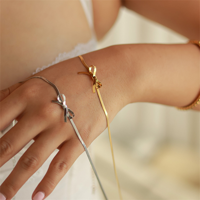 Vintage Style Simple Style Solid Color Bow Knot Stainless Steel Plating 18k Gold Plated Necklace display picture 5