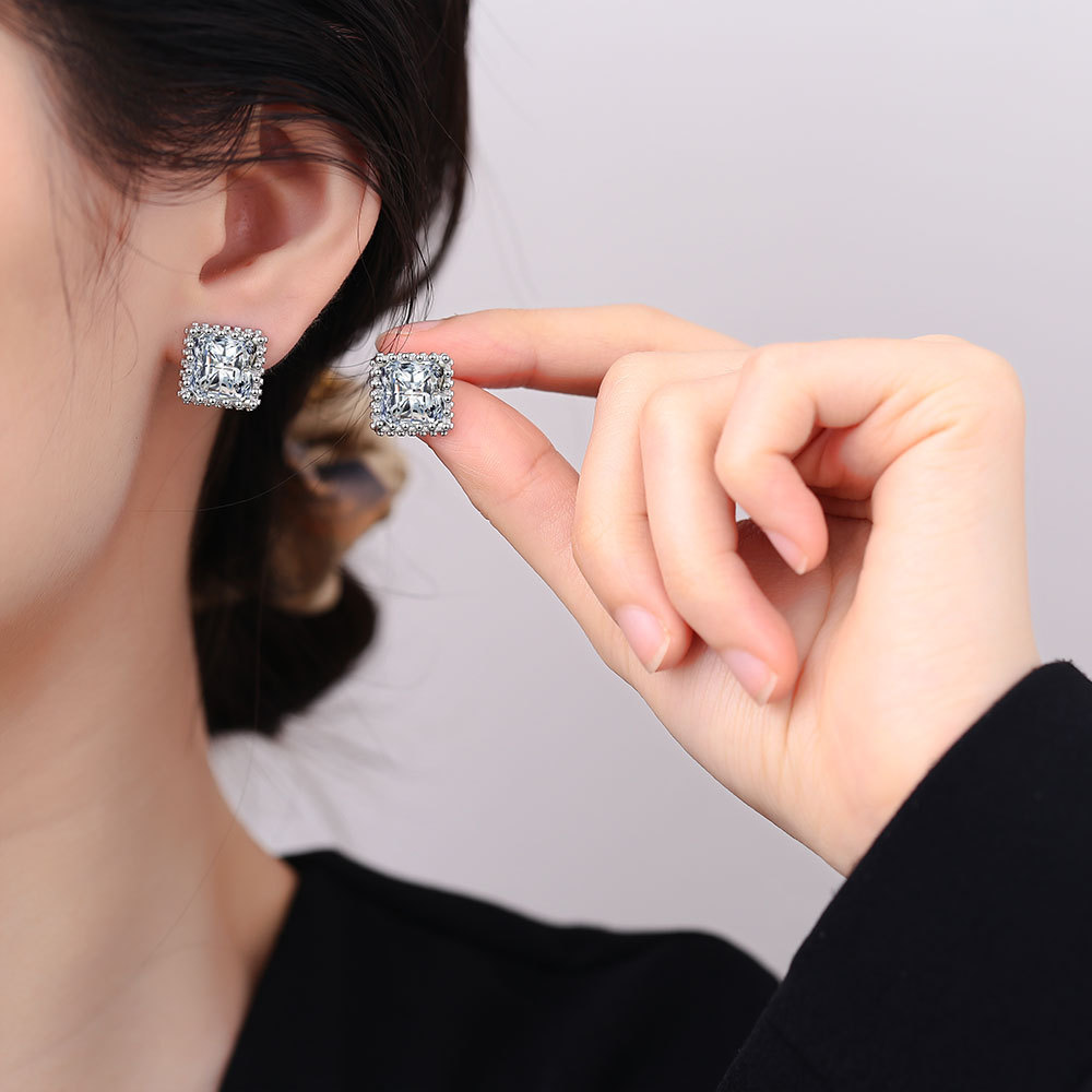 1 Pair Basic Modern Style Classic Style Square Plating Inlay Copper Zircon Ear Studs display picture 1