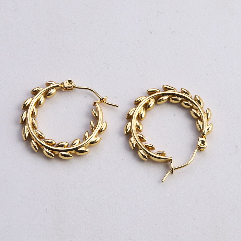 1 Pair Casual Classic Style Commute U Shape Twist Plating 304 Stainless Steel 18K Gold Plated Earrings display picture 2