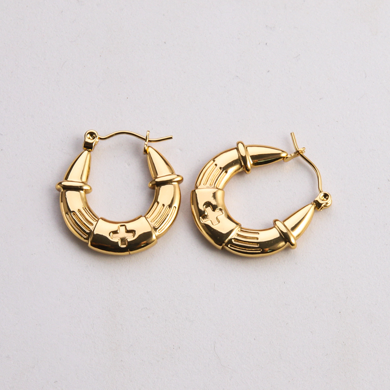 1 Pair Casual Classic Style Commute U Shape Twist Plating 304 Stainless Steel 18K Gold Plated Earrings display picture 3