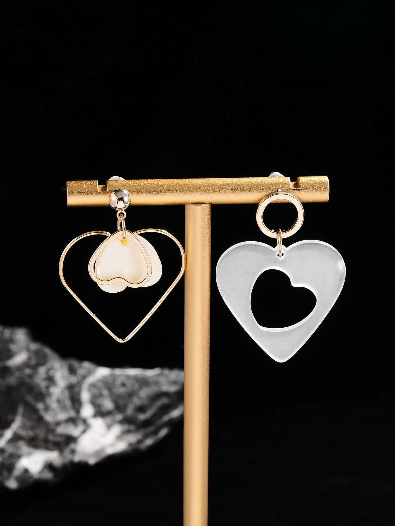 1 Pair Lady Heart Shape Arylic Alloy Drop Earrings display picture 5