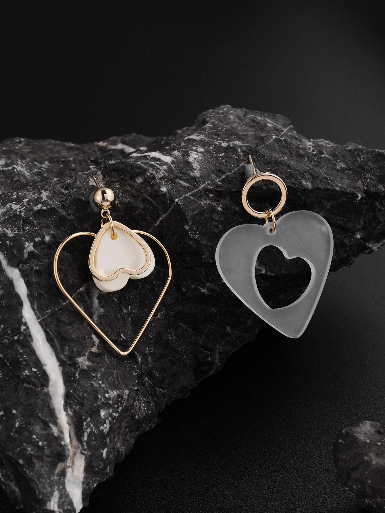 1 Pair Lady Heart Shape Arylic Alloy Drop Earrings display picture 3