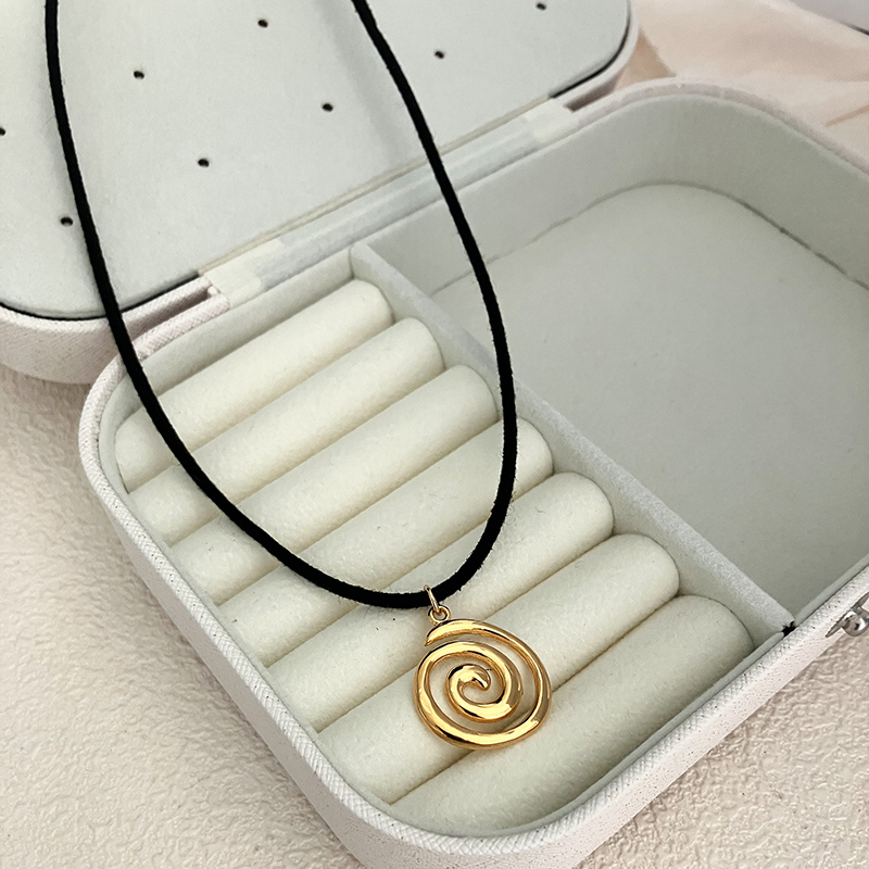 304 Stainless Steel Leather Rope Gold Plated Casual Simple Style Plating Spiral Pendant Necklace display picture 4