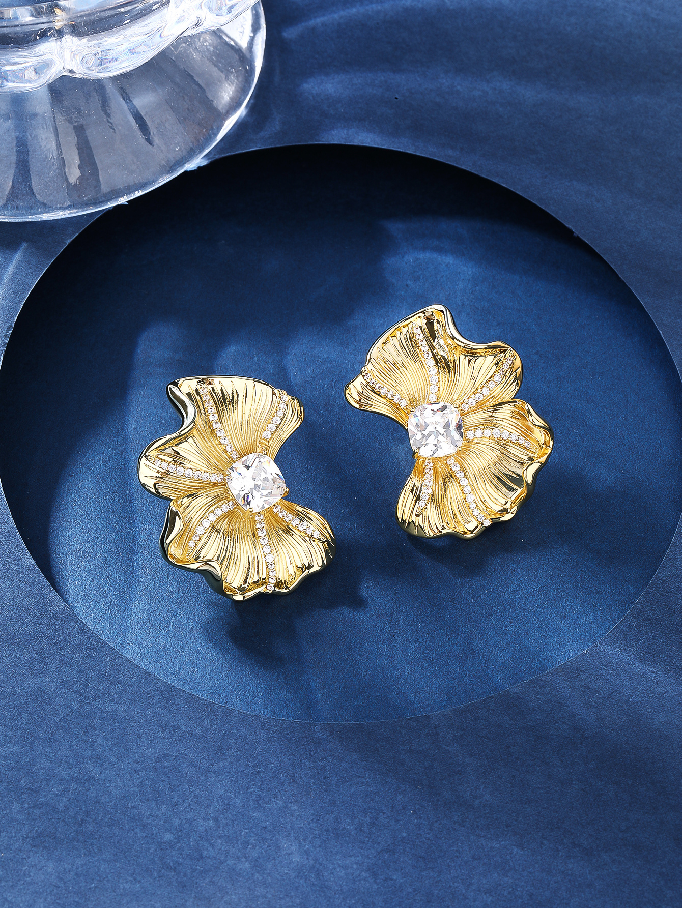 1 Pair Simple Style Commute Flower Plating Inlay Copper Zircon 18k Gold Plated Ear Studs display picture 2