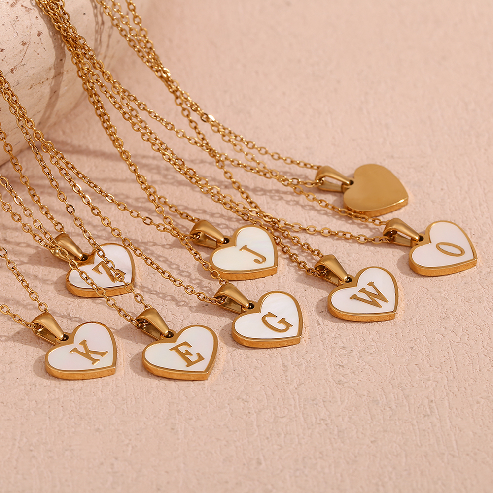 Simple Style Letter Heart Shape Stainless Steel Plating Shell 18k Gold Plated Pendant Necklace display picture 1