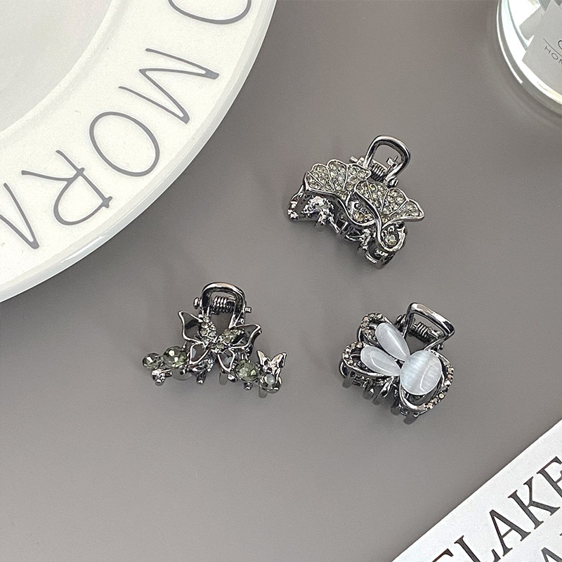 Women's Retro Rabbit Flower Butterfly Alloy Inlay Opal Hair Claws display picture 6