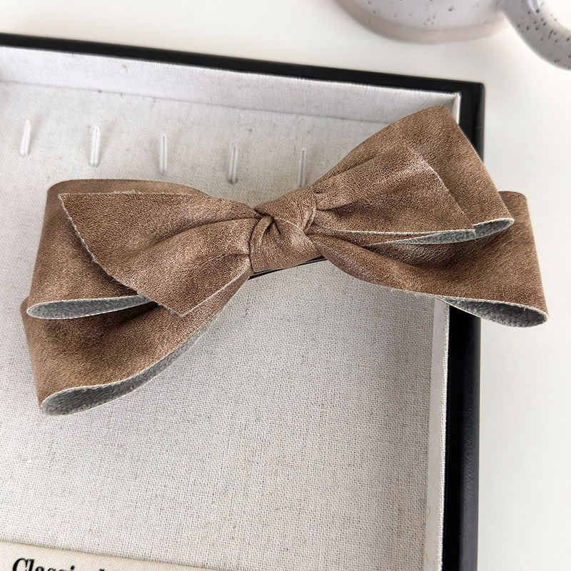 Women's Retro Bow Knot Pu Leather Hair Clip display picture 7
