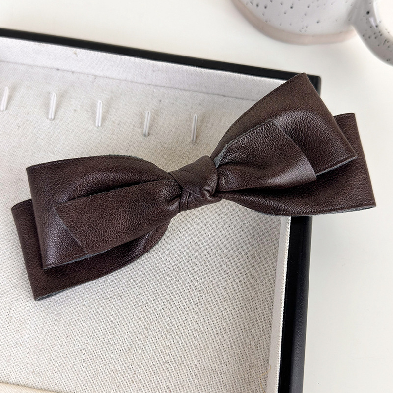 Women's Retro Bow Knot Pu Leather Hair Clip display picture 8