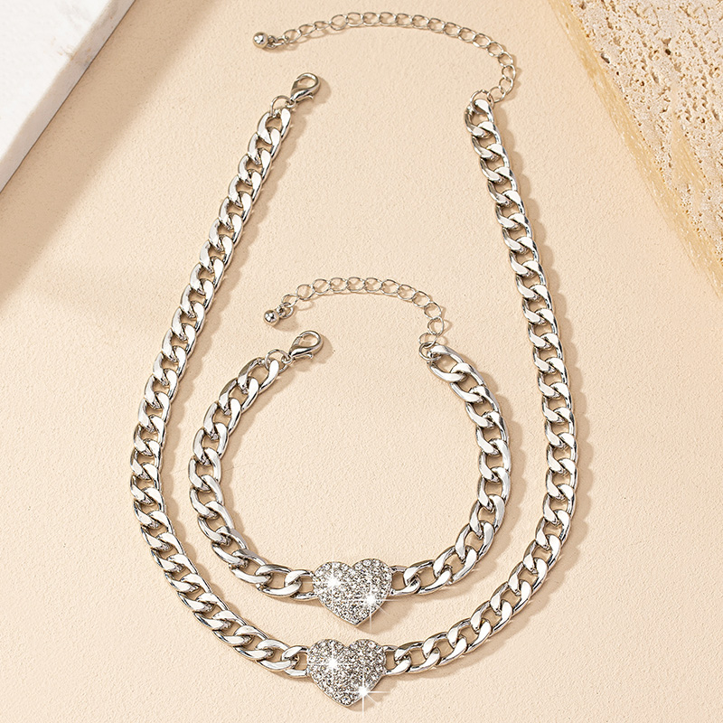 Ig Style Retro Heart Shape Alloy Plating Rhinestones Women's Bracelets Necklace display picture 4