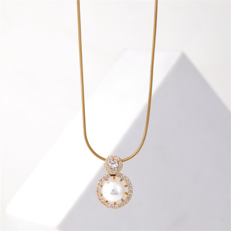 Wholesale Simple Style Crown 304 Stainless Steel Copper Plating Inlay K Gold Plated Freshwater Pearl Zircon Pendant Necklace display picture 2