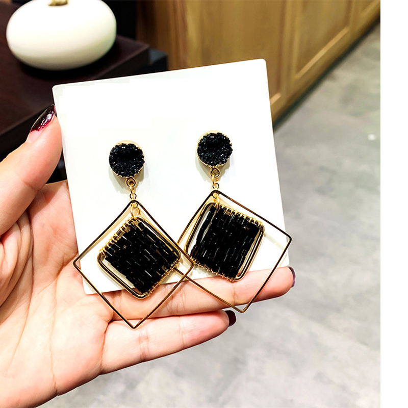 1 Pair Lady Rhombus Plating Alloy 18k Gold Plated Drop Earrings display picture 2