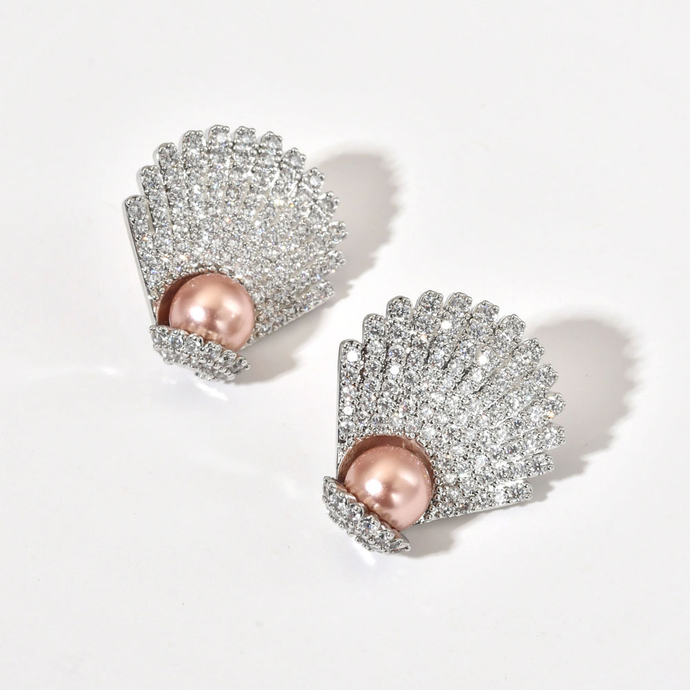1 Pair Lady Shell Plating Inlay Copper Artificial Pearls Zircon White Gold Plated Ear Studs display picture 3