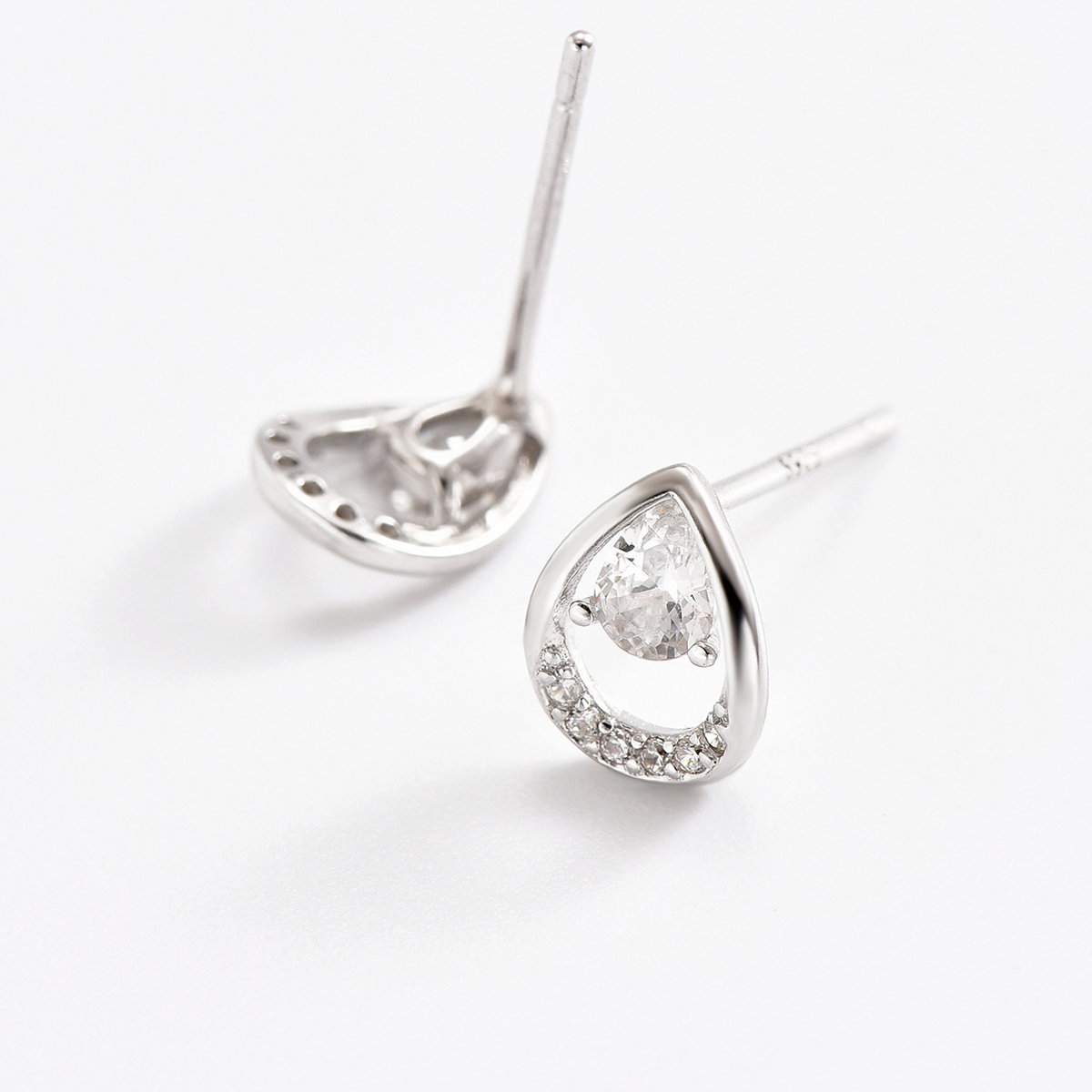 1 Pair Simple Style Oval Water Droplets Crown Sterling Silver Earrings display picture 5