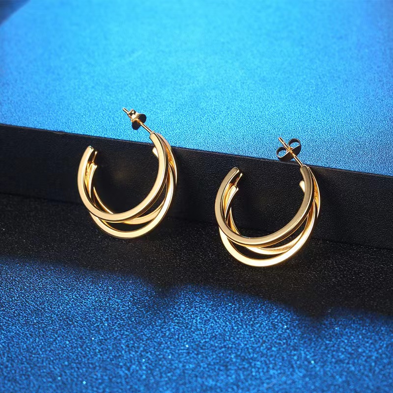 1 Pair Classic Style C Shape Plating Titanium Steel Gold Plated Ear Studs display picture 3
