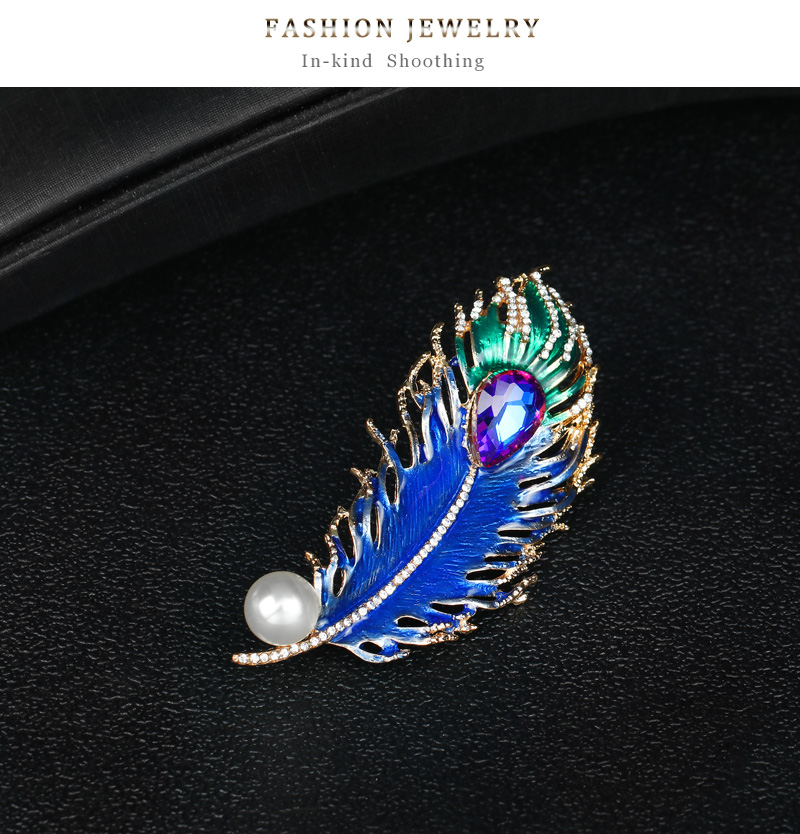 Fashion Feather Alloy Inlay Rhinestones Pearl Silica Gel Unisex Brooches display picture 8