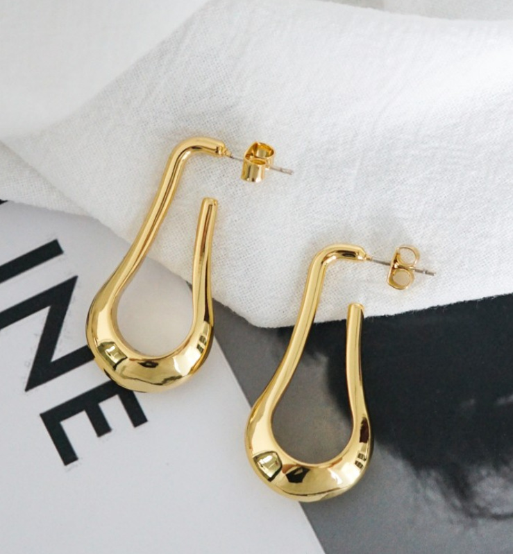 Simple Style Solid Color Titanium Steel Plating Earrings display picture 1