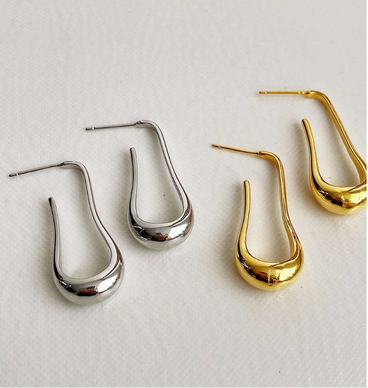 Simple Style Solid Color Titanium Steel Plating Earrings display picture 4