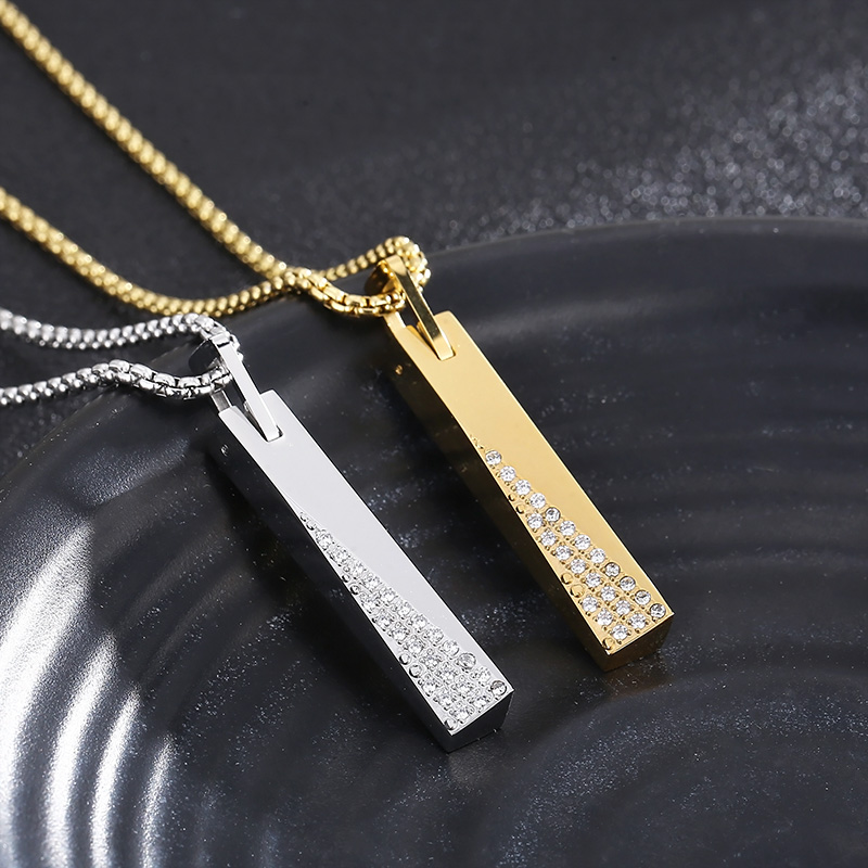Fashion Geometric Titanium Steel Inlay Artificial Diamond Pendant Necklace 1 Piece display picture 4