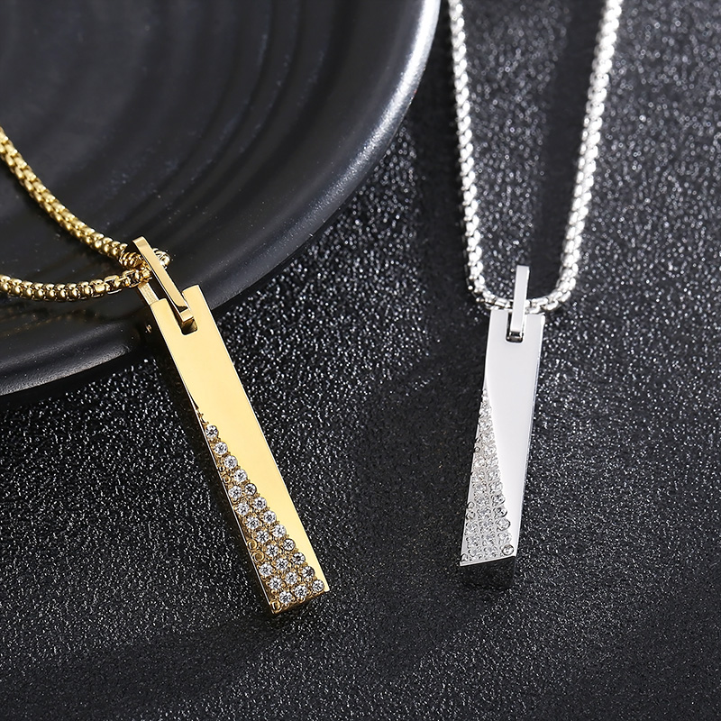Fashion Geometric Titanium Steel Inlay Artificial Diamond Pendant Necklace 1 Piece display picture 5