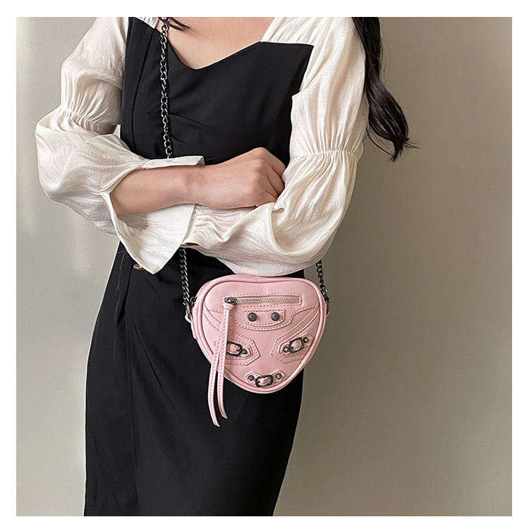 Women's Pu Leather Solid Color Fashion Heart-shaped Zipper Shoulder Bag Crossbody Bag display picture 4