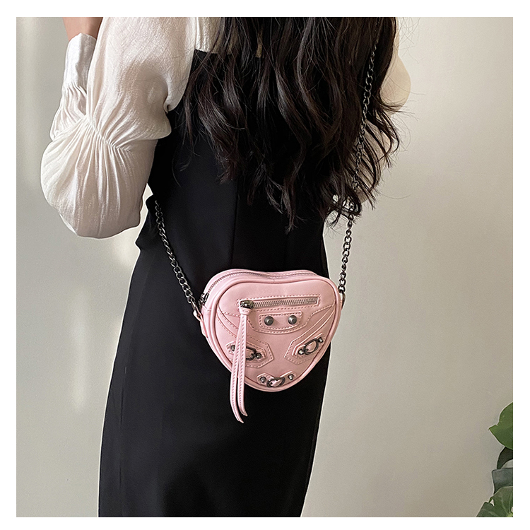Women's Pu Leather Solid Color Fashion Heart-shaped Zipper Shoulder Bag Crossbody Bag display picture 7