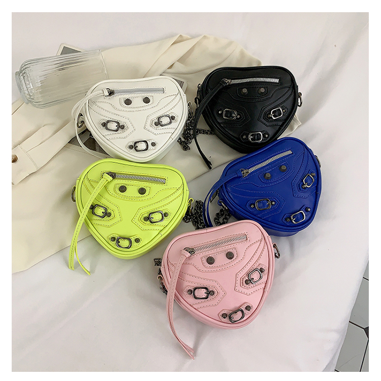 Women's Pu Leather Solid Color Fashion Heart-shaped Zipper Shoulder Bag Crossbody Bag display picture 19