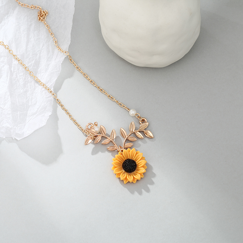 1 Stück Pastoral Sonnenblume Legierung Überzug Künstliche Perlen Frau Halskette display picture 3